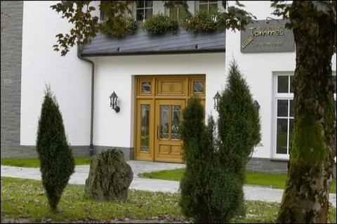 Land- Und Kurhotel Tommes Норденау Экстерьер фото