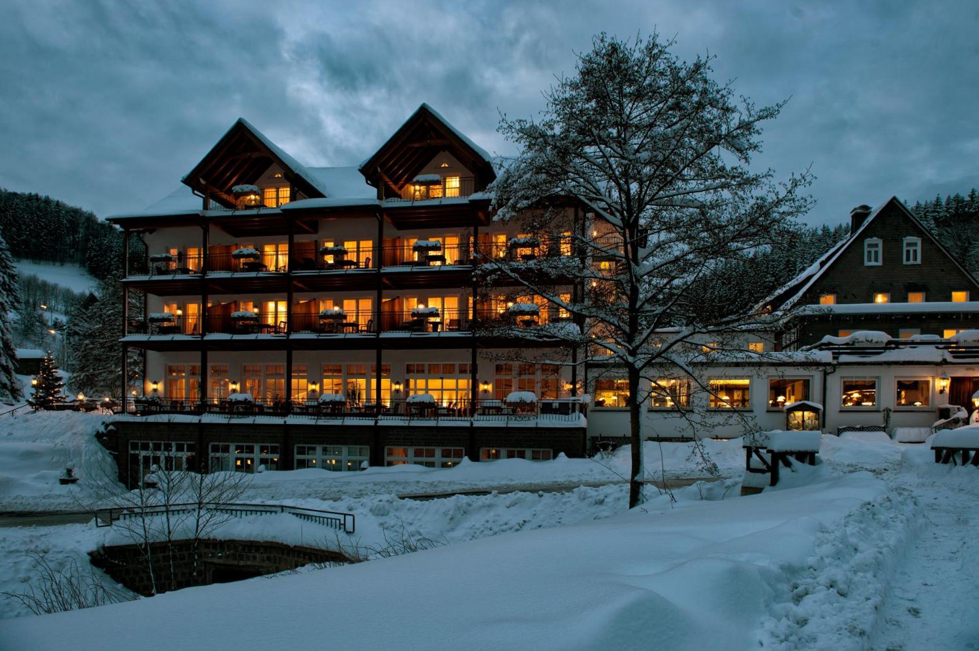 Land- Und Kurhotel Tommes Норденау Экстерьер фото